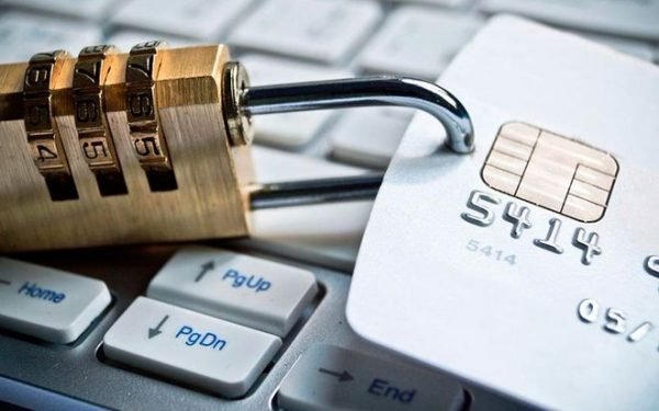 Автосписание по новым правилам: будут ли долги по кредитам списывать прямо с банковской карты?